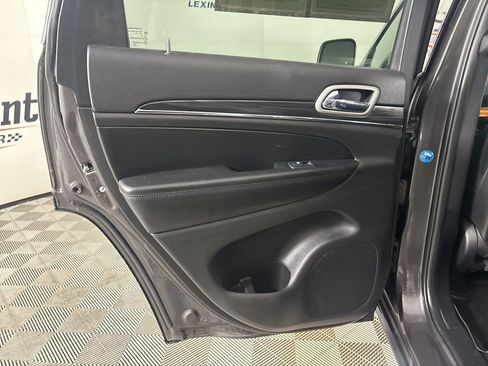 Used 2021 Jeep Grand Cherokee Limited AWD/4WD image 23