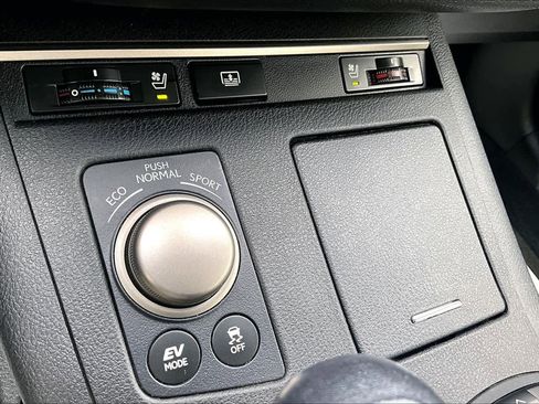 Used 2013 Lexus ES 300h image 35