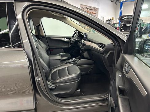 Used 2020 Ford Escape SEL FWD image 16