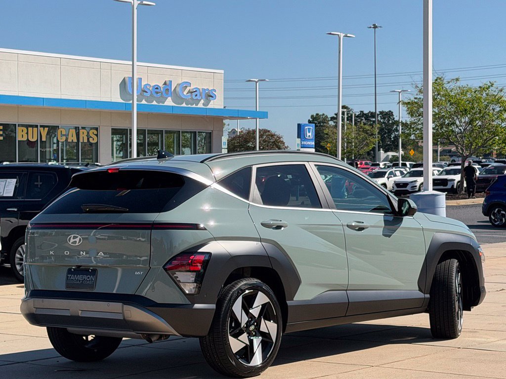 Used 2025 Hyundai Kona Limited FWD image 3