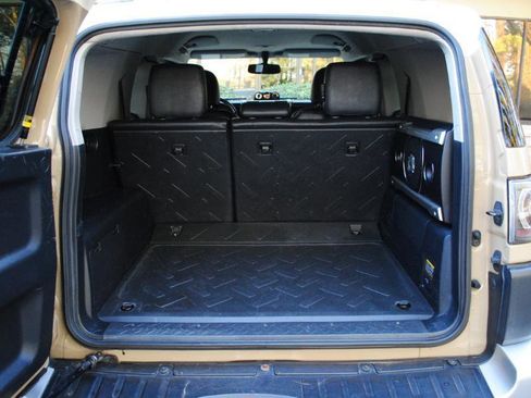 Used 2014 Toyota FJ Cruiser 4WD w/ Upgrade Package image 30