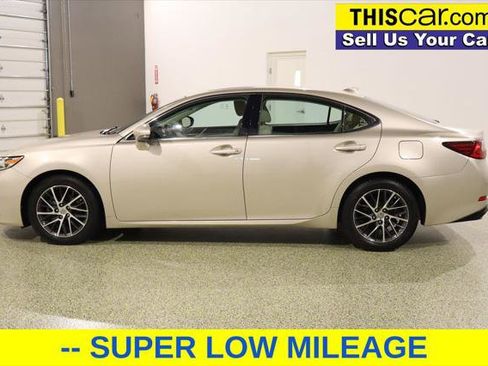 Used 2017 Lexus ES 350 w/ Navigation System Package image 4