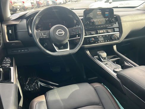 Used 2023 Nissan Pathfinder Platinum AWD/4WD image 19