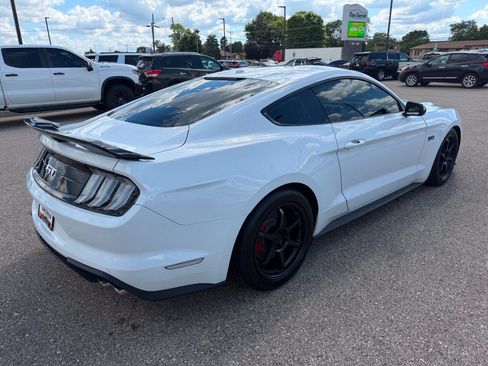 Used 2019 Ford Mustang GT RWD image 5
