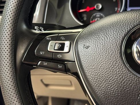 Used 2019 Volkswagen Golf SE FWD image 33