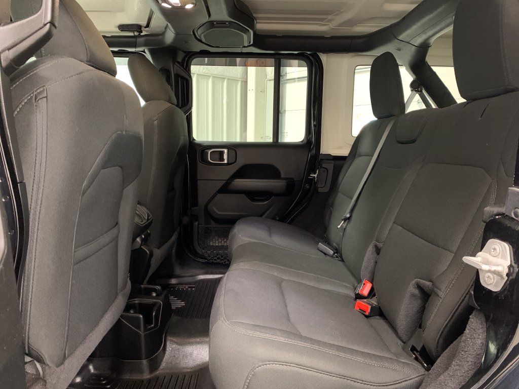 Used 2021 Jeep Wrangler Unlimited Sahara w/ Uconnect 4C Nav & Sound Group AWD/4WD image 18