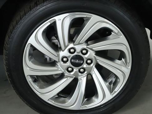 Used 2024 Lincoln Navigator Reserve image 10