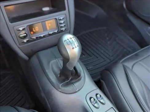 Used 1999 Porsche 911 Cabriolet image 21