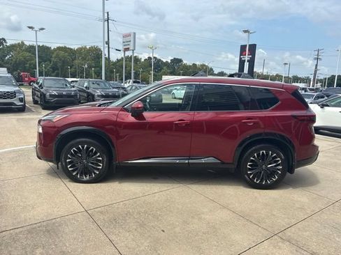 Used 2024 Nissan Rogue Platinum w/ Platinum Premium Package FWD image 4