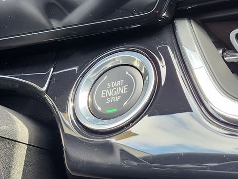 New 2026 Chevrolet Trax RS w/ Sunroof Package image 23