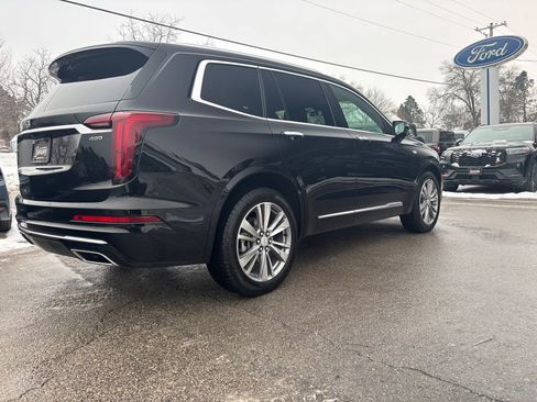 Used 2025 Cadillac XT6 Premium Luxury image 5