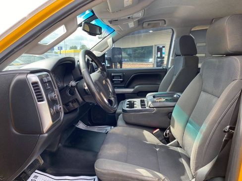 Used 2017 Chevrolet Silverado 2500 LT AWD/4WD image 9