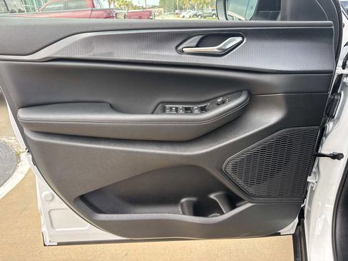 New 2026 Jeep Grand Cherokee L 2WD image 19