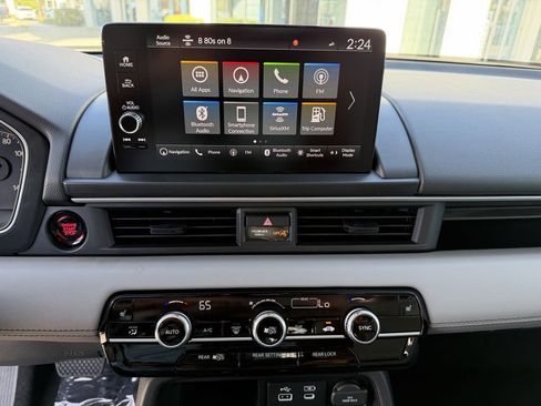 New 2025 Honda Pilot Touring image 23