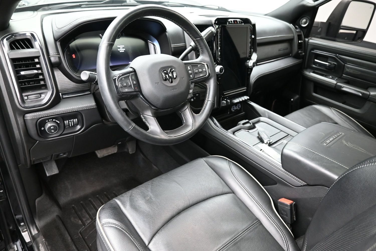 Used 2024 RAM 2500 Limited AWD/4WD image 22