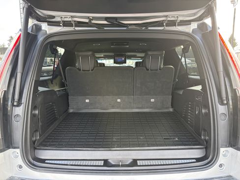 Used 2018 Cadillac Escalade ESV Platinum image 19