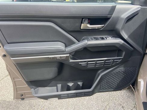 Used 2026 Toyota Tacoma TRD Sport w/ TRD Sport Upgrade Package image 11