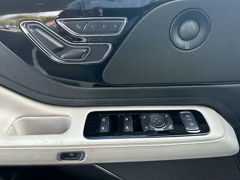 Used 2025 Lincoln Aviator Reserve w/ Illumination Package AWD/4WD image 14