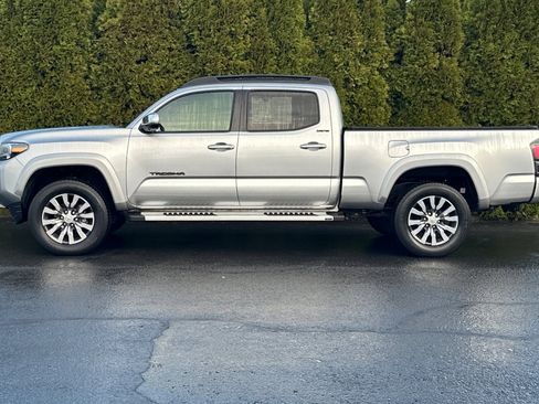Used 2023 Toyota Tacoma Limited image 7