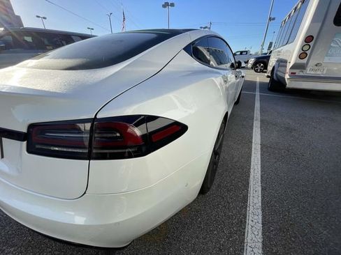Used 2022 Tesla Model S image 4