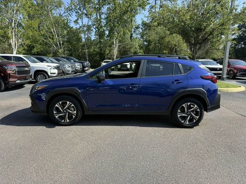 Used 2025 Subaru Crosstrek 2.5i Premium AWD/4WD image 2