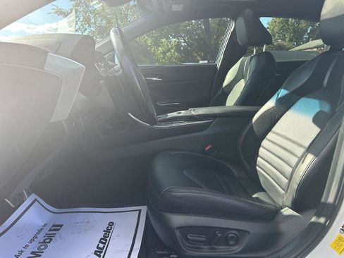 Used 2022 Toyota Avalon XSE image 19
