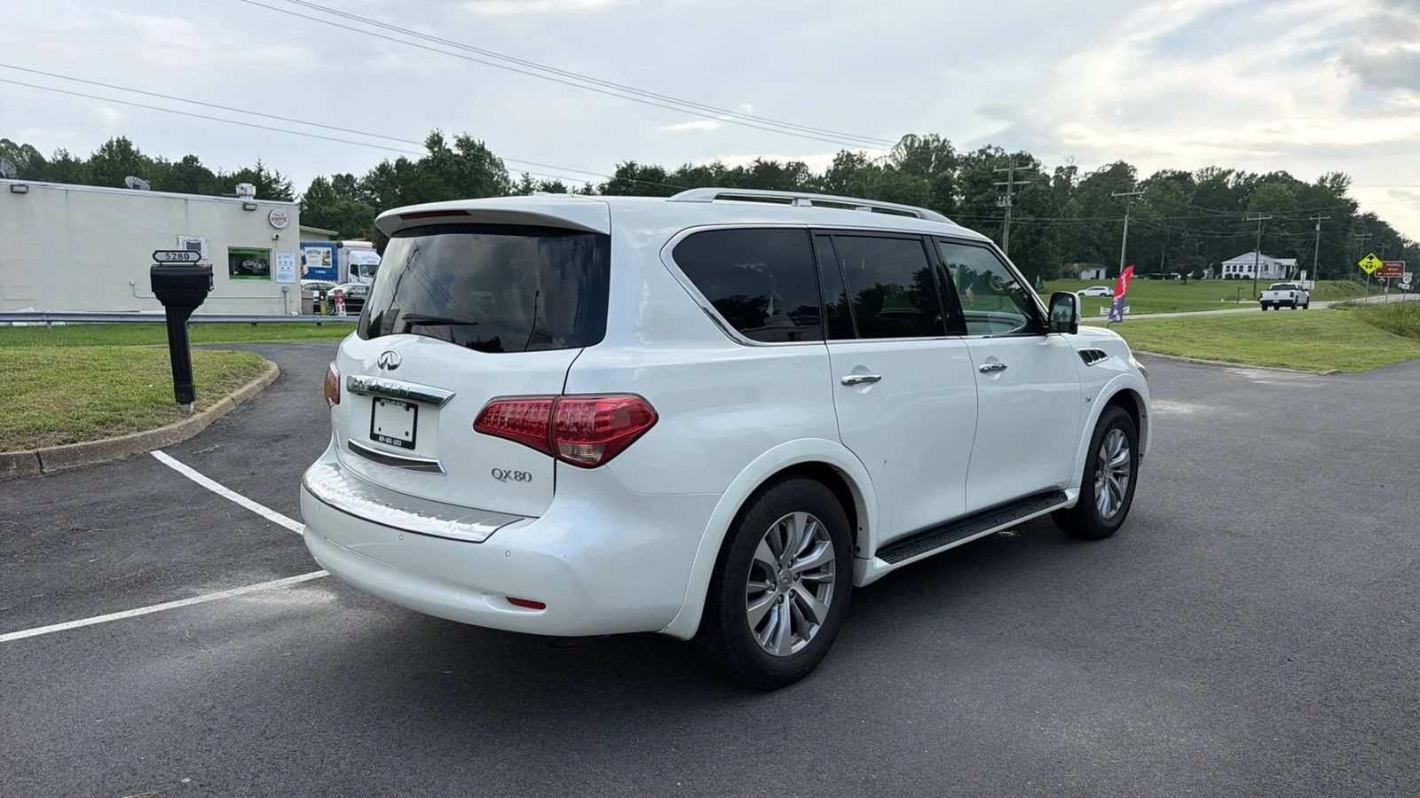 Used 2017 INFINITI QX80 2WD image 7