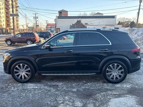 Used 2025 Mercedes-Benz GLE 350 4MATIC image 2