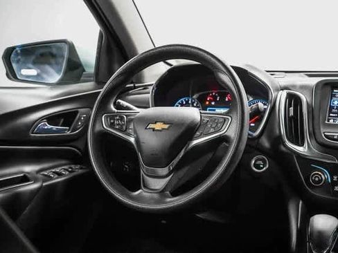 Used 2022 Chevrolet Equinox LT w/ LPO, Floor Liner Package image 15