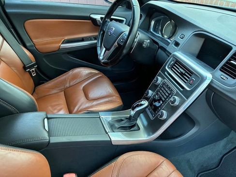 Used 2015 Volvo V60 T5 Premier w/ 19" Sport Package FWD image 33