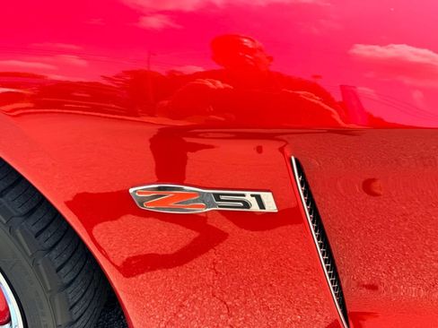 Used 2006 Chevrolet Corvette Coupe w/ Preferred Equipment Group RWD image 22
