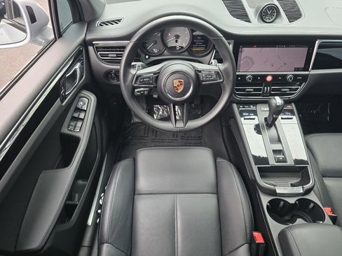 Certified 2024 Porsche Macan S image 36