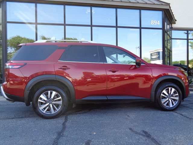 Used 2024 Nissan Pathfinder SL AWD/4WD image 5