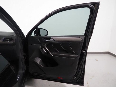 Used 2024 Volkswagen Tiguan SE R-Line w/ MDO Package, Three-Row image 51