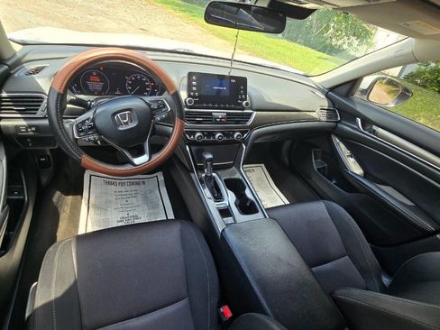 Used 2018 Honda Accord LX image 9