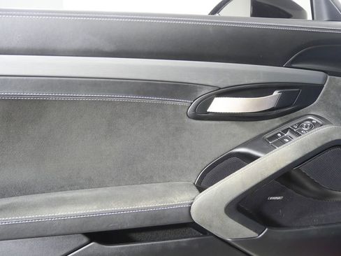 Used 2021 Porsche 718 Cayman GT4 image 13