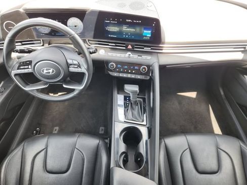 Used 2025 Hyundai Elantra Limited FWD image 27