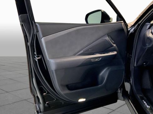 Used 2025 Lexus TX 550h AWD Plug-In Hybrid image 21