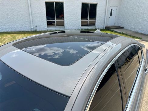 Used 2020 BMW 750i xDrive w/ Executive Package AWD/4WD image 12