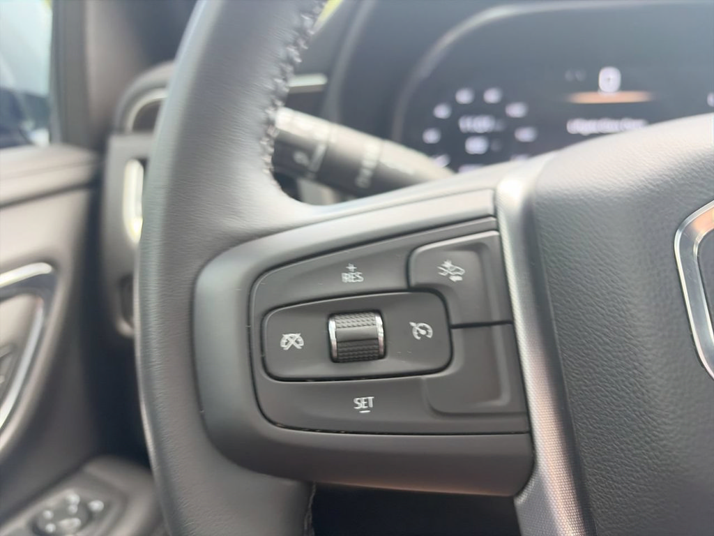 Used 2023 GMC Yukon XL SLE w/ Gmc Pro Safety Plus Package RWD image 23