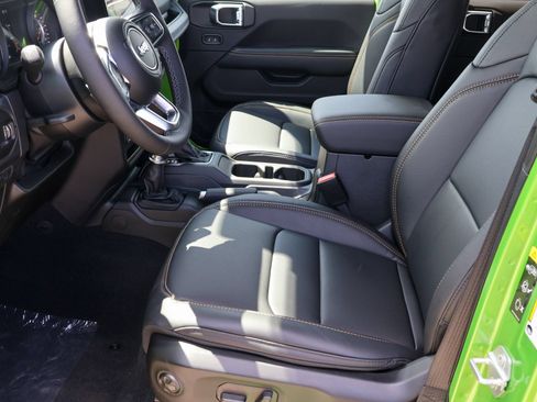 New 2026 Jeep Wrangler Unlimited Sahara AWD/4WD image 4
