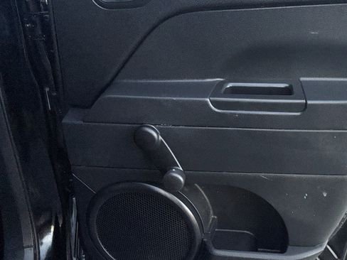 Used 2016 Jeep Patriot Sport image 27