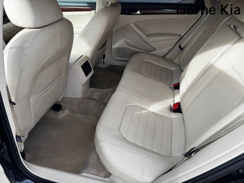 Used 2013 Volkswagen Passat 2.5 SEL image 12