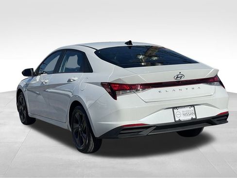 Used 2023 Hyundai Elantra SEL image 5