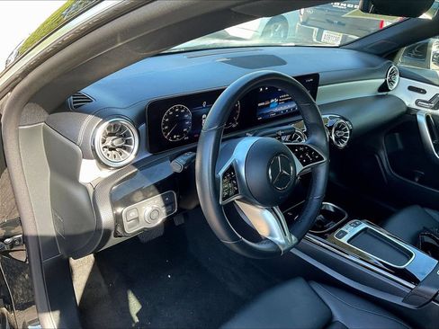 Used 2025 Mercedes-Benz CLA 250 4MATIC image 4