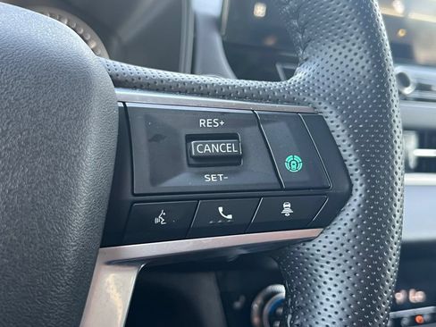 Used 2025 Mitsubishi Outlander SE AWD/4WD image 23
