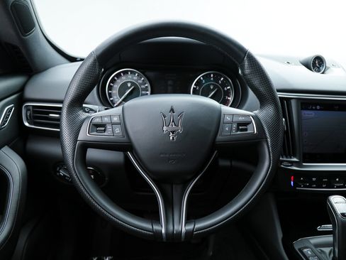 Certified 2023 Maserati Levante GT AWD/4WD image 17