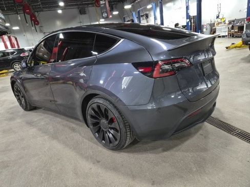 Used 2022 Tesla Model Y Performance image 8