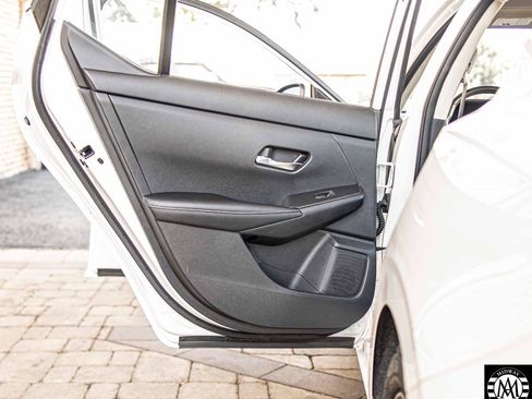Used 2020 Nissan Sentra SV w/ Electronics Package FWD image 27