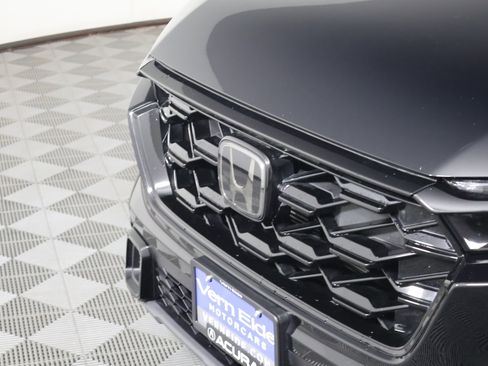 Used 2025 Honda CR-V Sport image 11